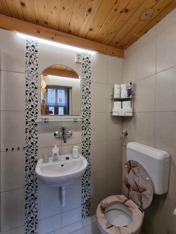 Little Cozy Apartman Miskolc Exterior photo